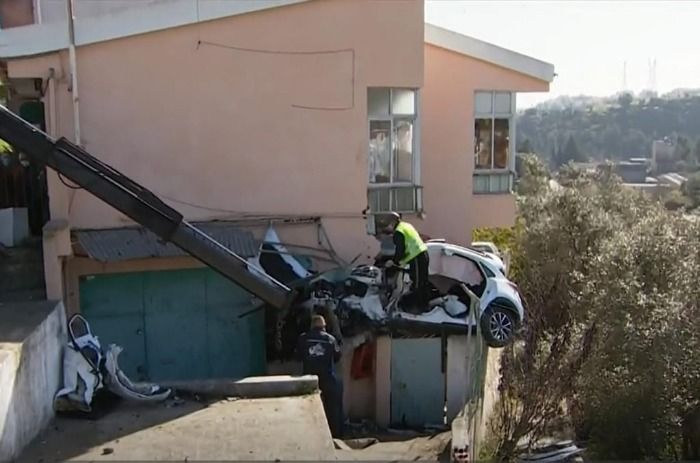 Criança mᴏrre e homem fica em estado grave em acidente na ilha de São Miguel